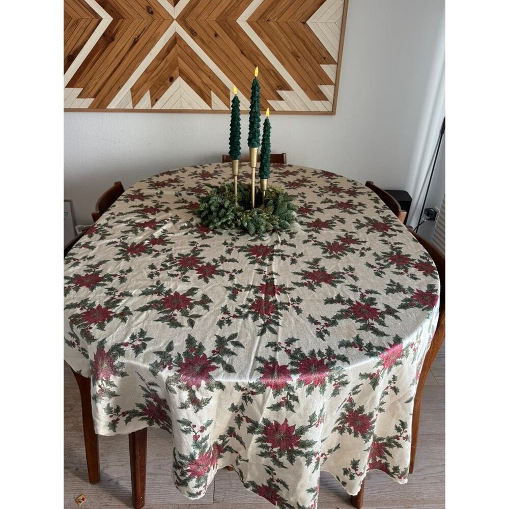 Vintage Christmas Tablecloth w/ Poinsettia & Holly Design 🌲